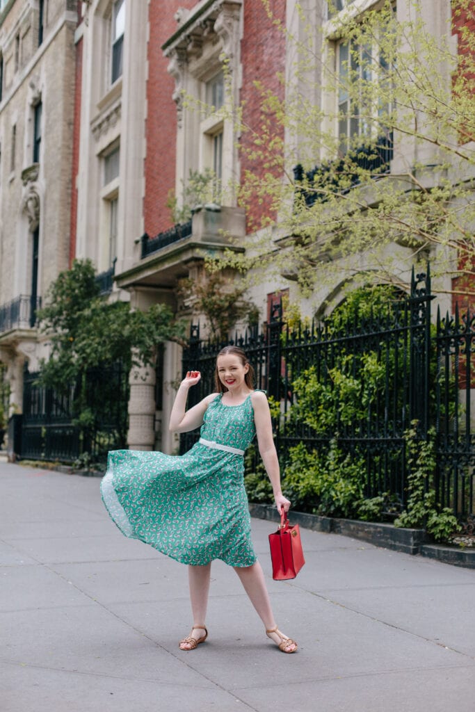 How to dress like Audrey Hepburn in Warm Weather