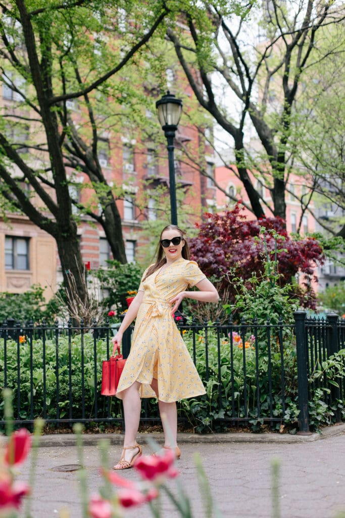 How to dress like Audrey Hepburn in Warm Weather