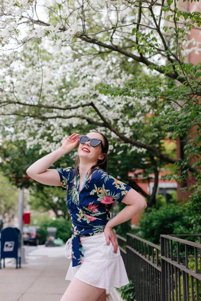 How to dress like Audrey Hepburn in Warm Weather