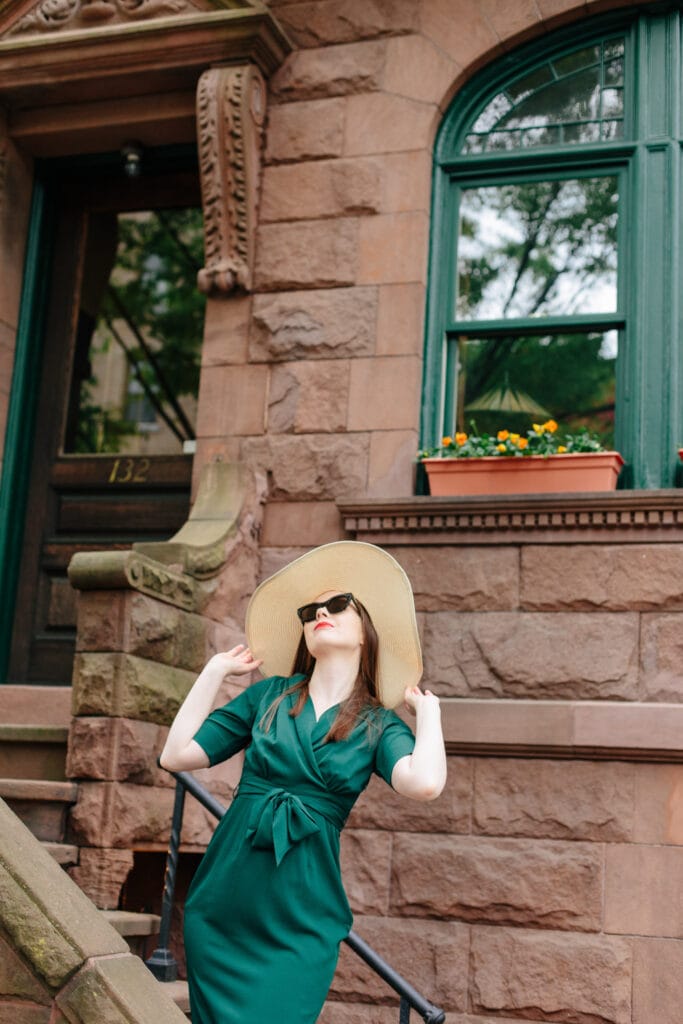 How to dress like Audrey Hepburn in Warm Weather