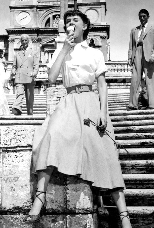 How to dress like Audrey Hepburn in Warm Weather